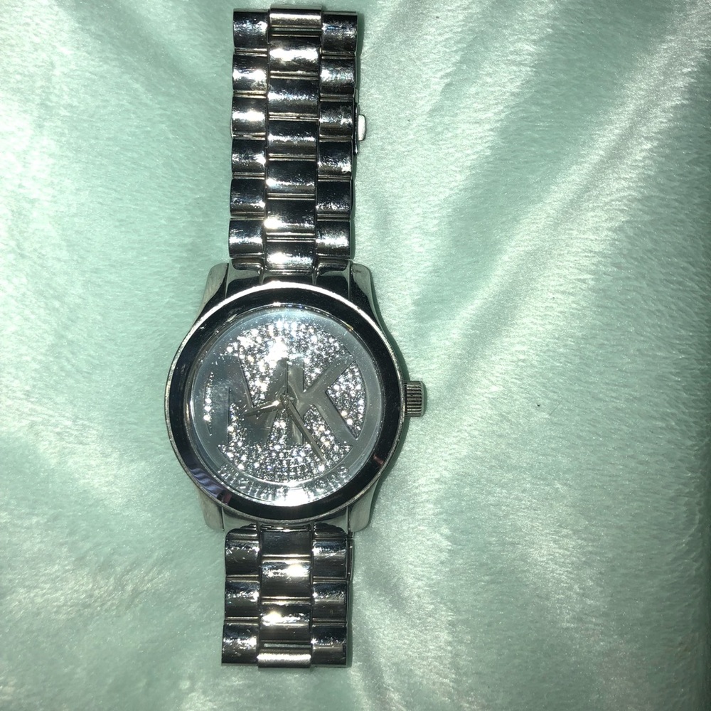 Me Michael kors runway watch